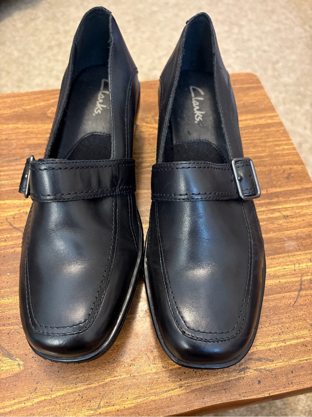 Clark's Women Leather Buckle Loafers Size 8.5 M